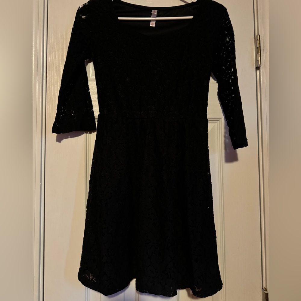 xhilaration 💃 simple black lace dress 👯‍♀️ size x-small 💃